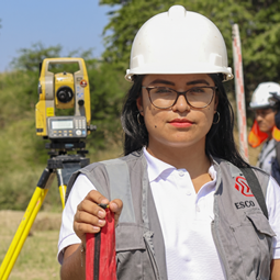 Equipo ESCO SAC en obra